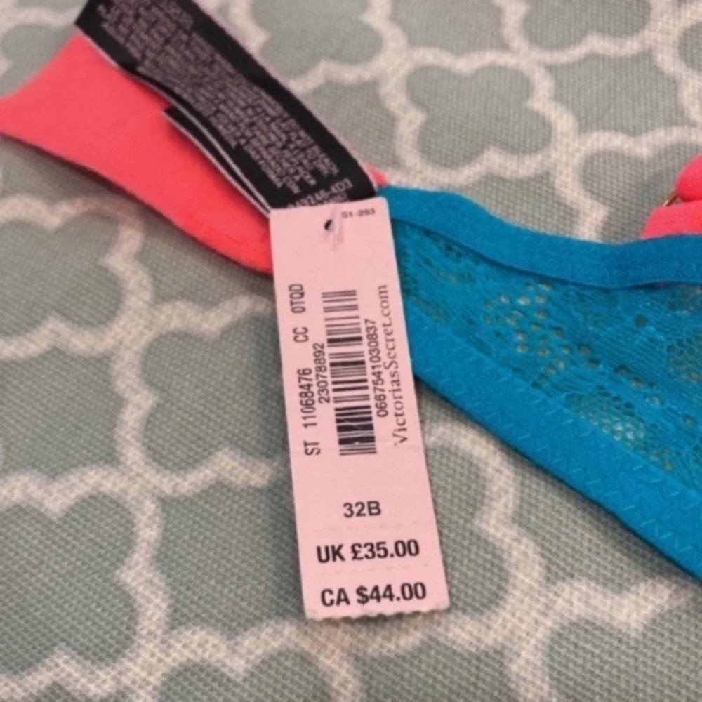 Victoria’s Secret Very Sexy Unlined Lace Demi 32B NWT